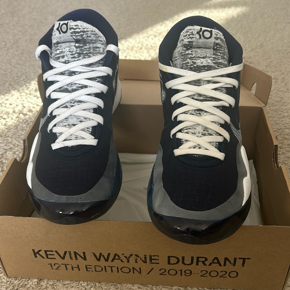 Nike Zoom KD12 TB
(Kevin Durant)